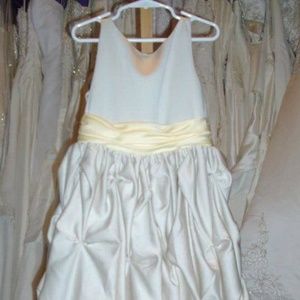 Sweet Beginnings SZ 7 Flower Girl Dress